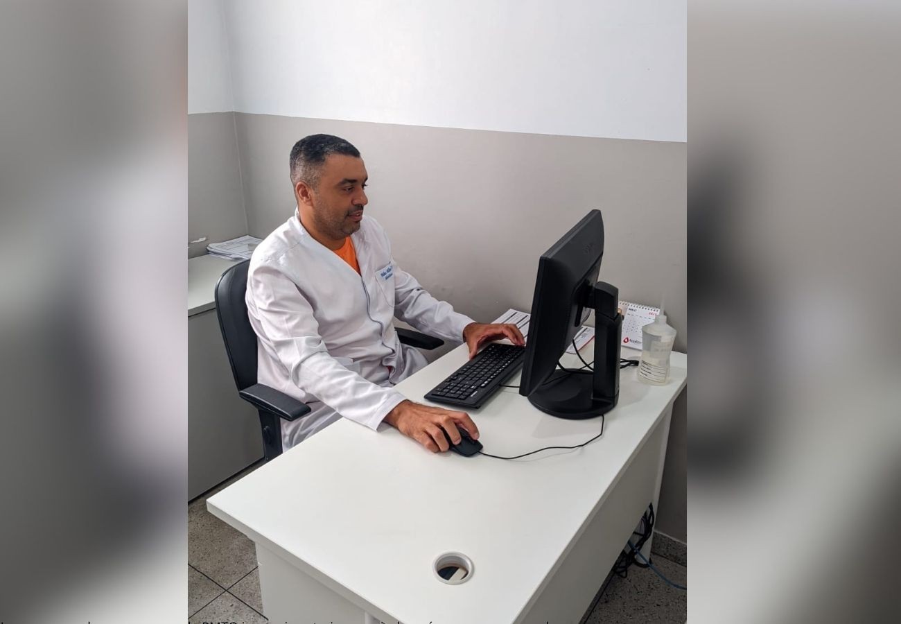 Ex-detento que cursa medicina consegue autorização para fazer internato perto da família: ‘Muito feliz’