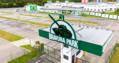 Parque temático militar estreia com acervo histórico e passeio de tanque de guerra em SC