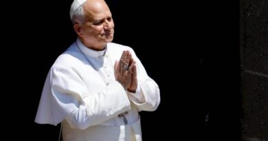 Papa Leão XIV alerta França sobre manipulação genética e comércio de órgãos