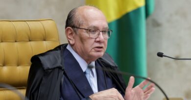 Gilmar mantém quebra de sigilos de ex-assessora de Flávio em investigação sobre “rachadinha”